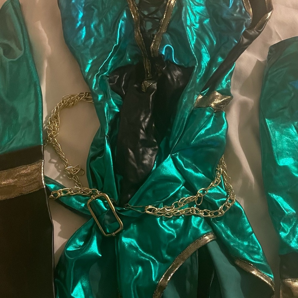 Jade costume